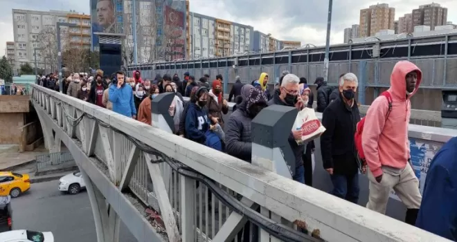 İstanbul’da kar yağışı öncesi trafik yoğunluğu arttı
