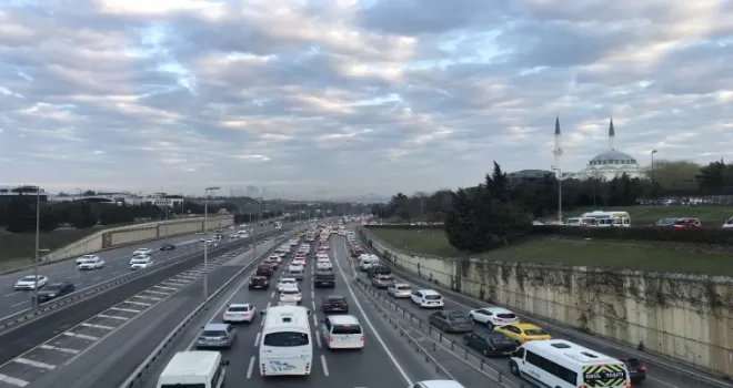 İstanbul’da kısıtlama sonrası trafik yoğunluğu
