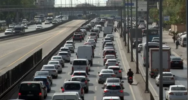 İstanbul’da kısıtlamanın ardından trafik yoğunluğu
