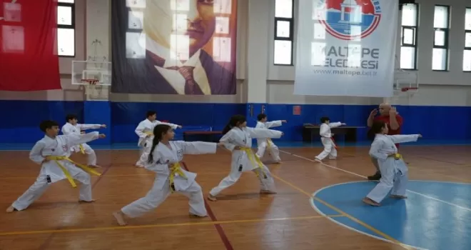 İstanbul’da Maltepe’nin karatecileri mezun oldu