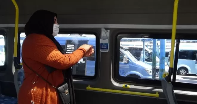 İstanbul’da Minibüslere el dezenfekte ünitesi konuldu

