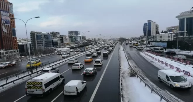 İstanbul’da sabah saatlerinde trafik yoğunluğu
