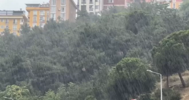 İstanbul’da sağanak yağış etkili oldu
