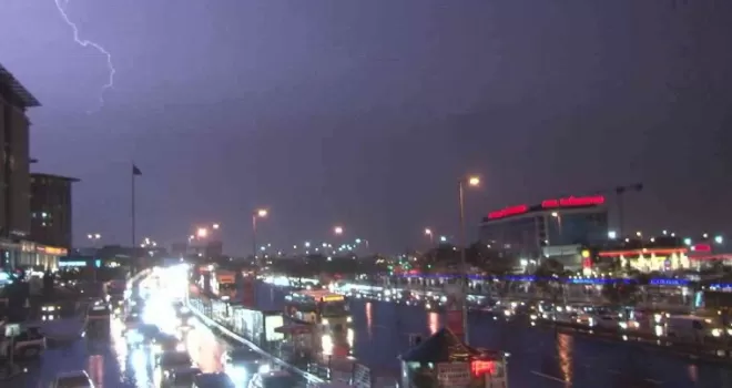 İstanbul’da sağanak yağış etkili oldu
