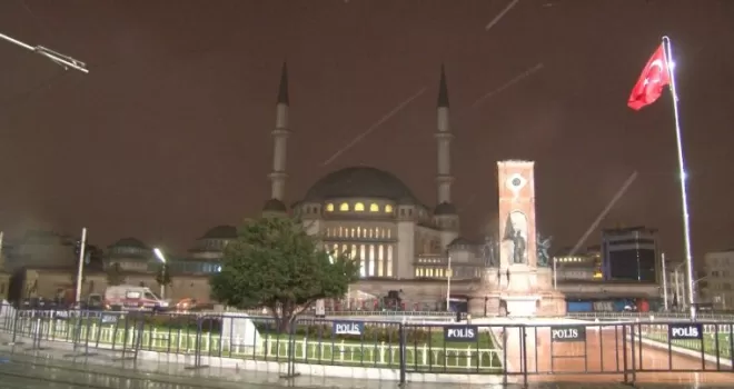 İstanbul’da sağanak yağış etkili oluyor
