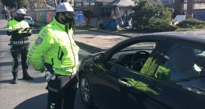 İstanbul’da sokağa çıkma kısıtlamasında trafik denetimleri

