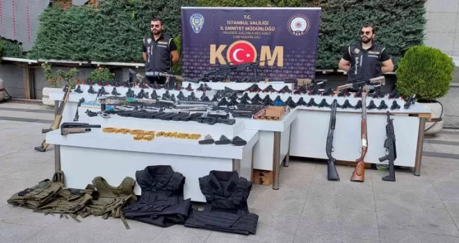 İstanbul’da suç örgütlerine silah temin eden kişilere operasyon
