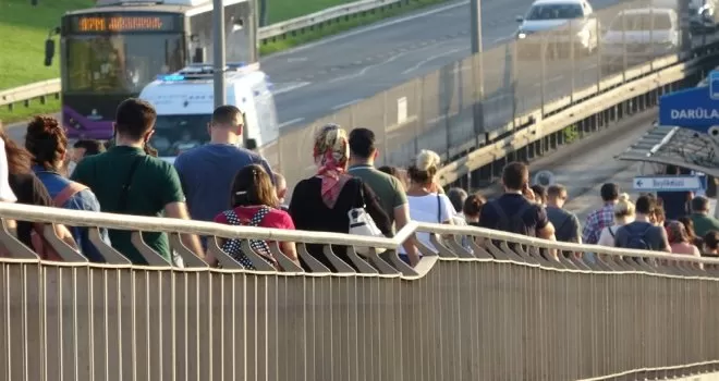 İstanbul’da toplu taşıma araçlarında yoğunluk

