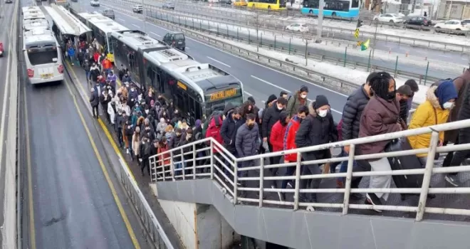 İstanbul’da trafik akıcı, toplu taşıma yoğun
