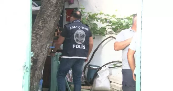 İstanbul’da uyuşturucu operasyonu: Şüpheli şahıs 74 yaşında cihaza bağlı çıktı
