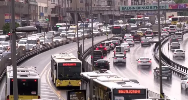 İstanbul güne yağmurla uyandı
