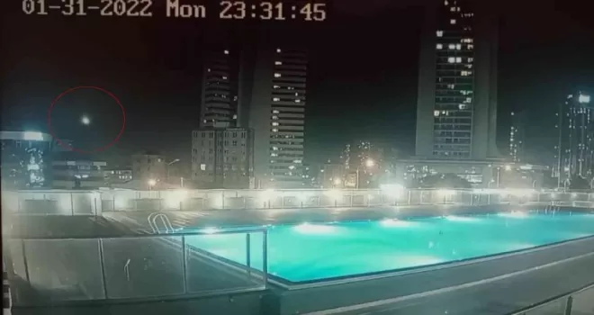 İstanbul semalarından süzülen göktaşı kameralara yansıdı
