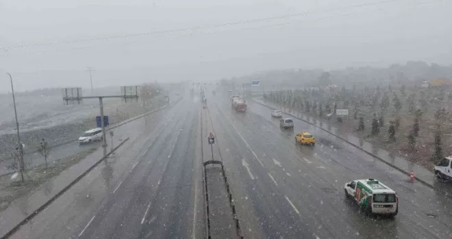 İstanbul’un yüksek kesimlerinde kar yağışı
