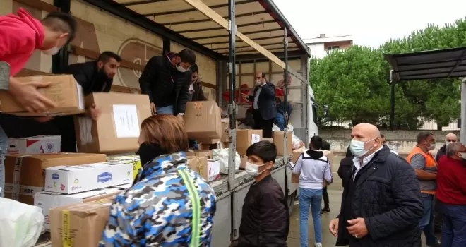 İstanbullu muhtarlardan İzmir’e yardım tırı

