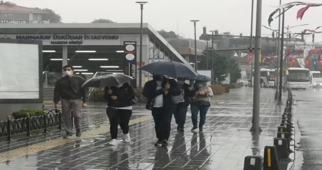 İstanbullular yağmura hazırlıksız yakalandı
