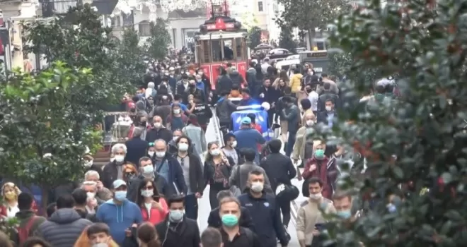İstiklal Caddesi’nde dikkat çeken yoğunluk
