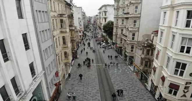 İstiklal Caddesi’nde yeni normale dönüş başladı
