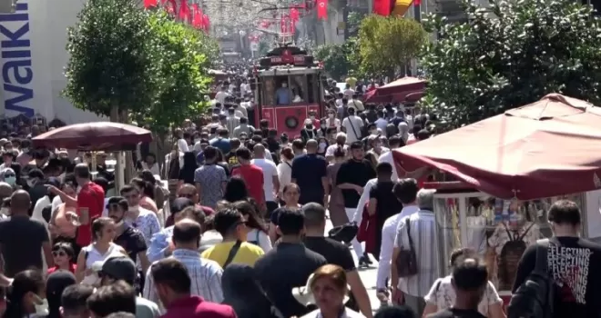 İstiklal Caddesi’nde yoğunluk
