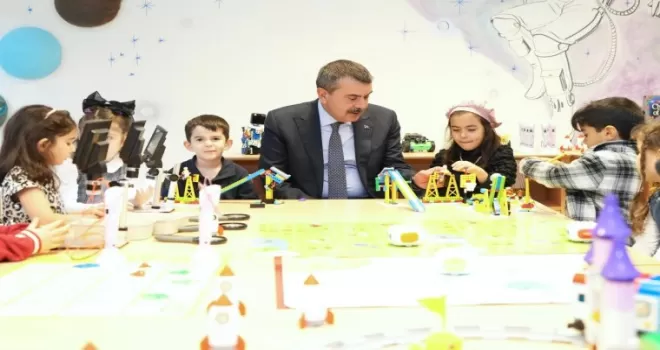 İTÜ Anaokulu’na Bakan Tekin’den ziyaret