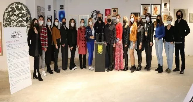 İyilik İçin Sanat Derneği karma sergisi ile Step İstanbul’da
