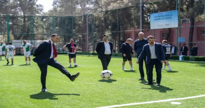 İzmir Bornova Belediyesi’nde dostluk sahaya taşındı