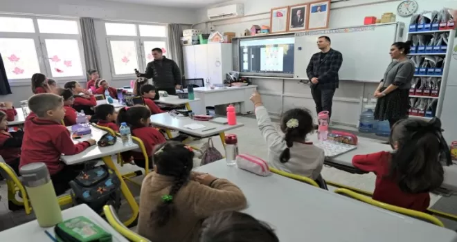 İzmir Bornova’da Başkan Eşki ’Hayat Bilgisi’nde yerel yönetimleri anlattı