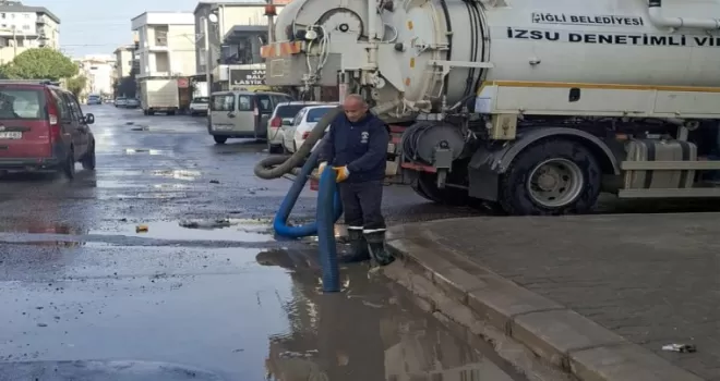 İzmir Çiğli’de fırtına ve sağanak seferberliği