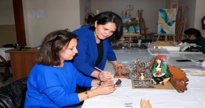 İzmir Çiğli’de kadınlar geleneksel sanatı geleceğe taşıyor