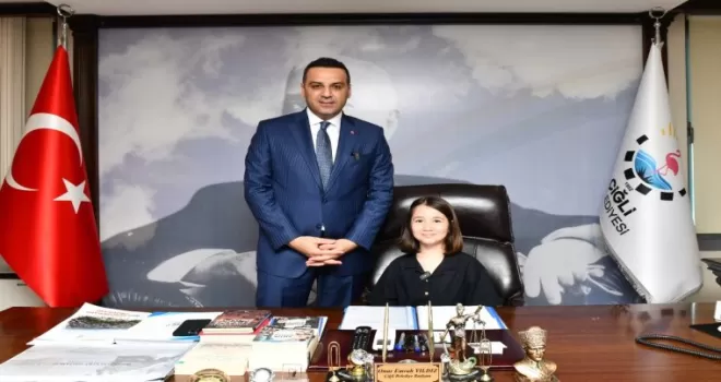 İzmir Çiğli’de minik Başkan’dan ilk talimat eğitim için geldi