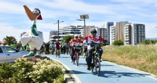 İzmir Çiğli’de pedallar doğa için döndü