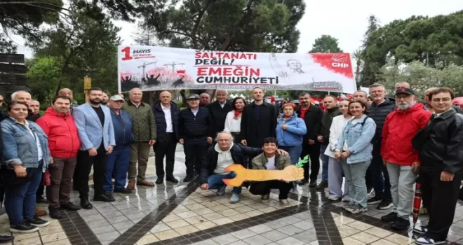 İzmir’de binlerce emekçi 1 Mayıs’ı kutladı