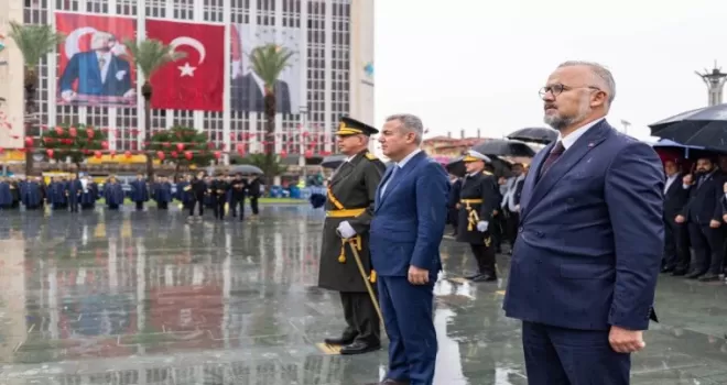 İzmir’de Cumhuriyet coşkusu başladı