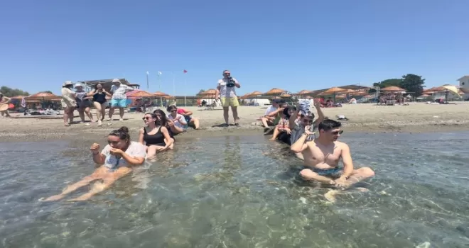 İzmir’de gençlerle yaz boyu ’su gibi eğlence’
