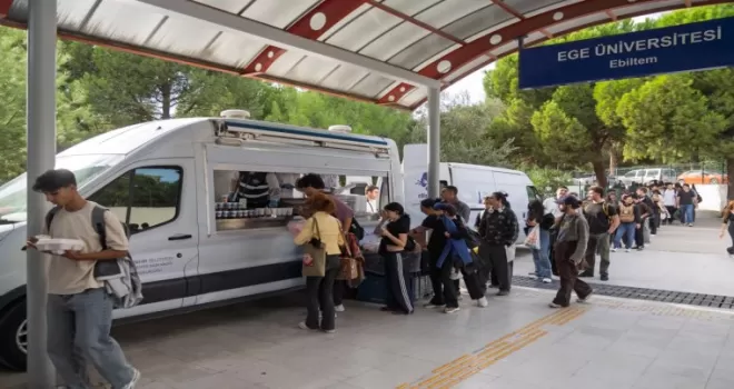 İzmir’de üniversiteliler Büyükşehir’e emanet