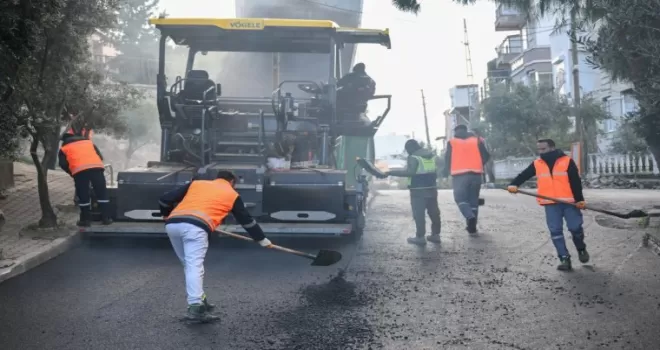 İzmir’de yol çalışmaları devam ediyor