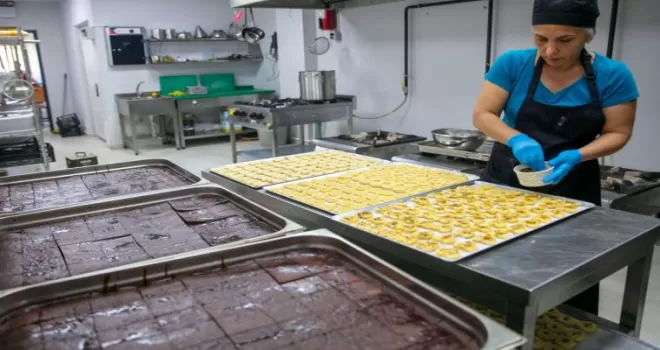 İzmir Güzelbahçe’de ’Dayanışma Mutfağı’