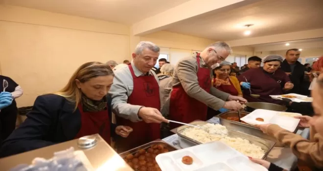 İzmir Güzelbahçe’de evlere sıcak servis