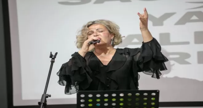 İzmir Güzelbahçe’de kendine güvenen sesler yankılandı