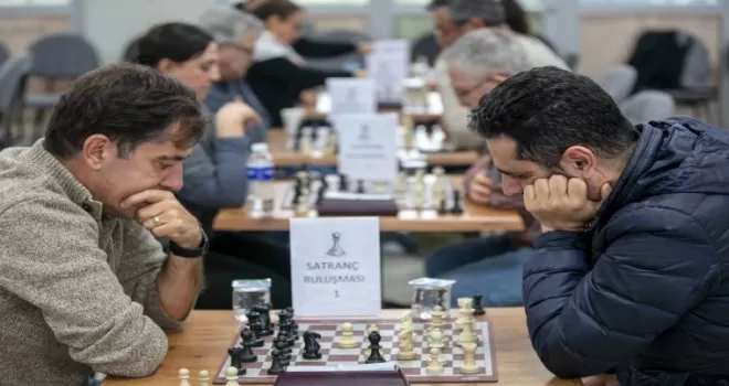 İzmir Güzelbahçe’de satranç turnuvası düzenlendi