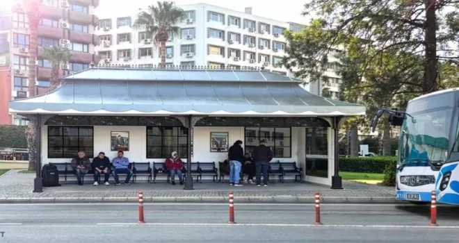 İzmir’in kimliğini yansıtan ’simgesel’ durak