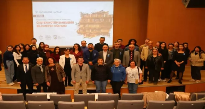 İzmir Karabağlar’da ’Üreten Kütüphanelerin Bilinmeyen Dünyası’ konuşuldu
