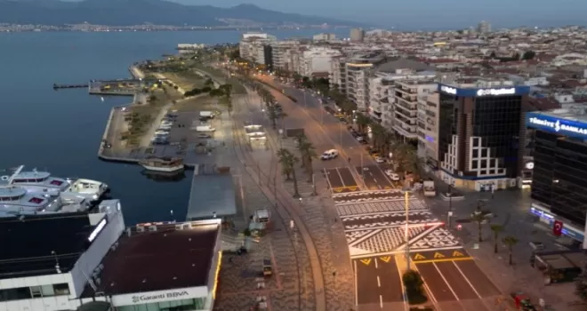 İzmir Karşıyaka’da desenli yaya platformu
