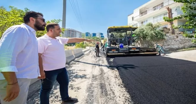 İzmir Narlıdere’de asfalt mesaisi