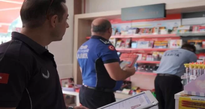 İzmir Zabıtası’ndan kantin ve kırtasiyecilere denetim