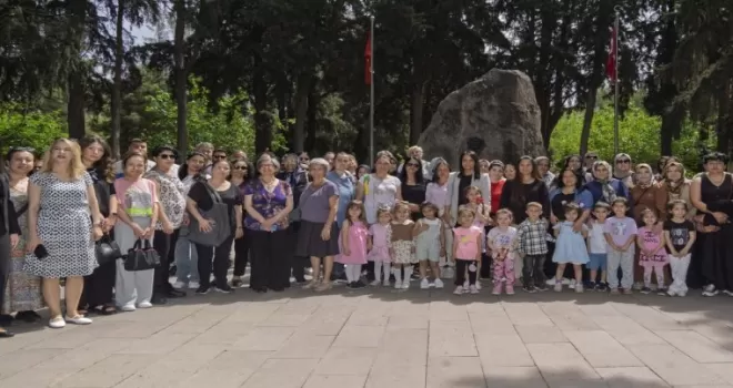 İzmirli annelere en özel kutlama
