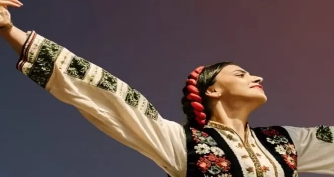 İzmirli kadınlara özel halk oyunları kursu