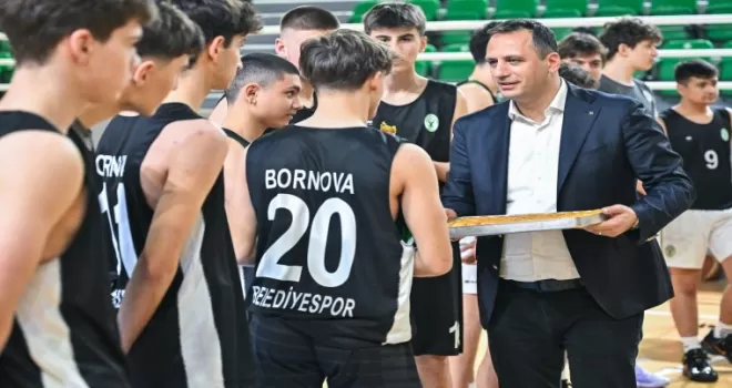 İzmirli sporculara baklavalı moral ziyareti