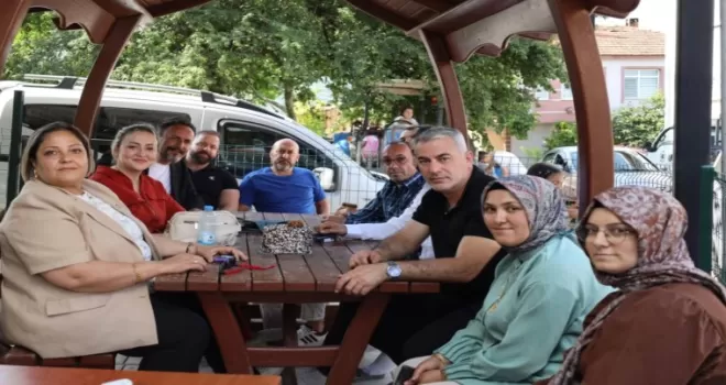 İzmit Belediyesi’nden kırsal mahallelere bayram ziyareti