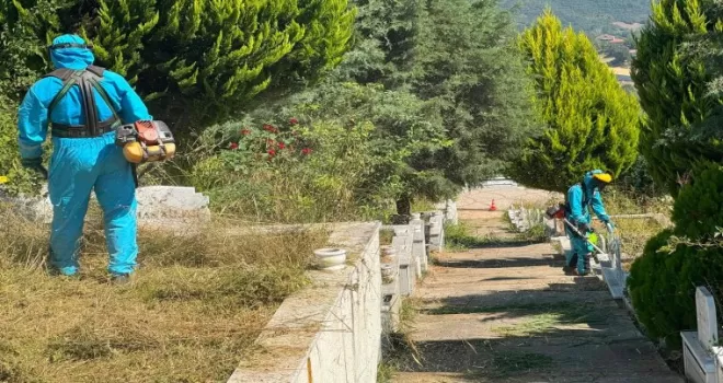 İzmit’te mezarlıklar Büyükşehir’le güzelleşiyor