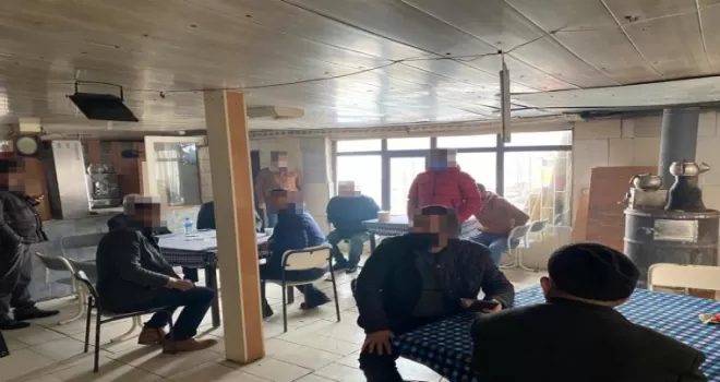 Jandarma’dan ruhsatsız kahvehaneye kumar baskını
